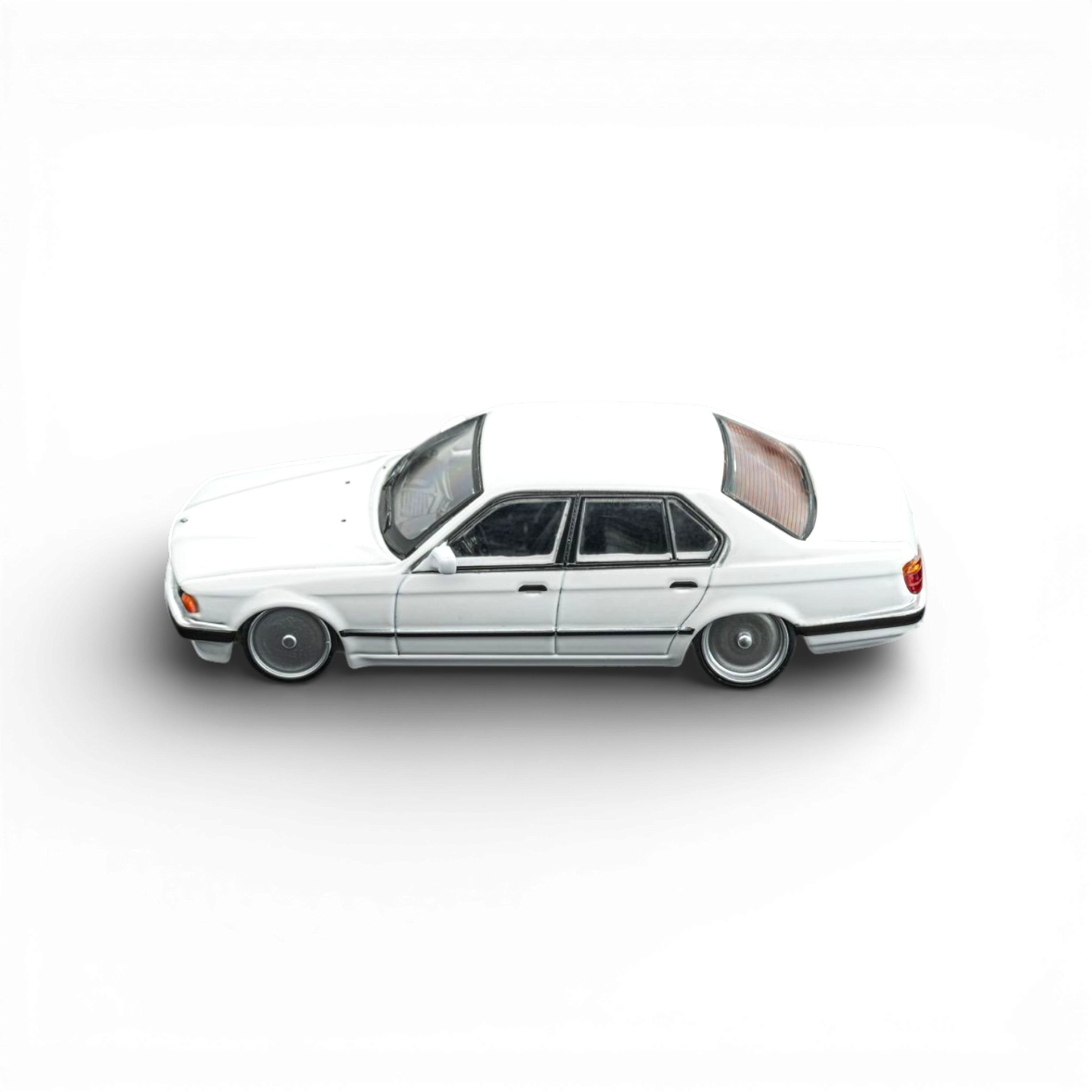 DCM BMW E32 7-Series Sedan - White Lowride 1:64 - Image 5