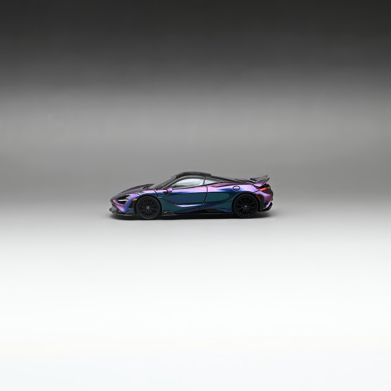 (Pre-Order) CM Model McLaren 765LT Chameleon 1:64