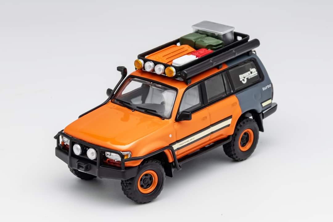 (Pre-Order) GCD Toyota Land Cruiser LC80 Modified Version With Accessories 1:64