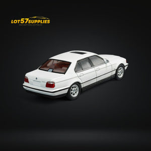 DCM BMW E38 740iL 7-Series in White 1:64