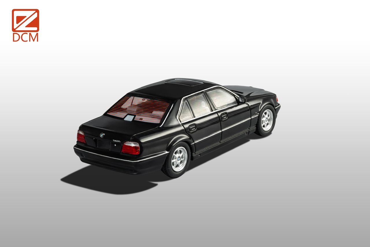 DCM BMW E38 740iL 7-Series in Black 1:64