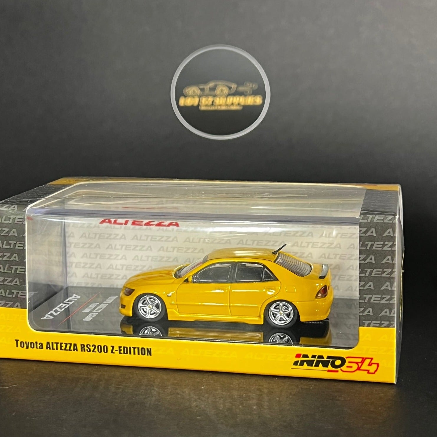 Inno64 Toyota Altezza RS2000 Yellow With Extra Wheels & Decals 1:64