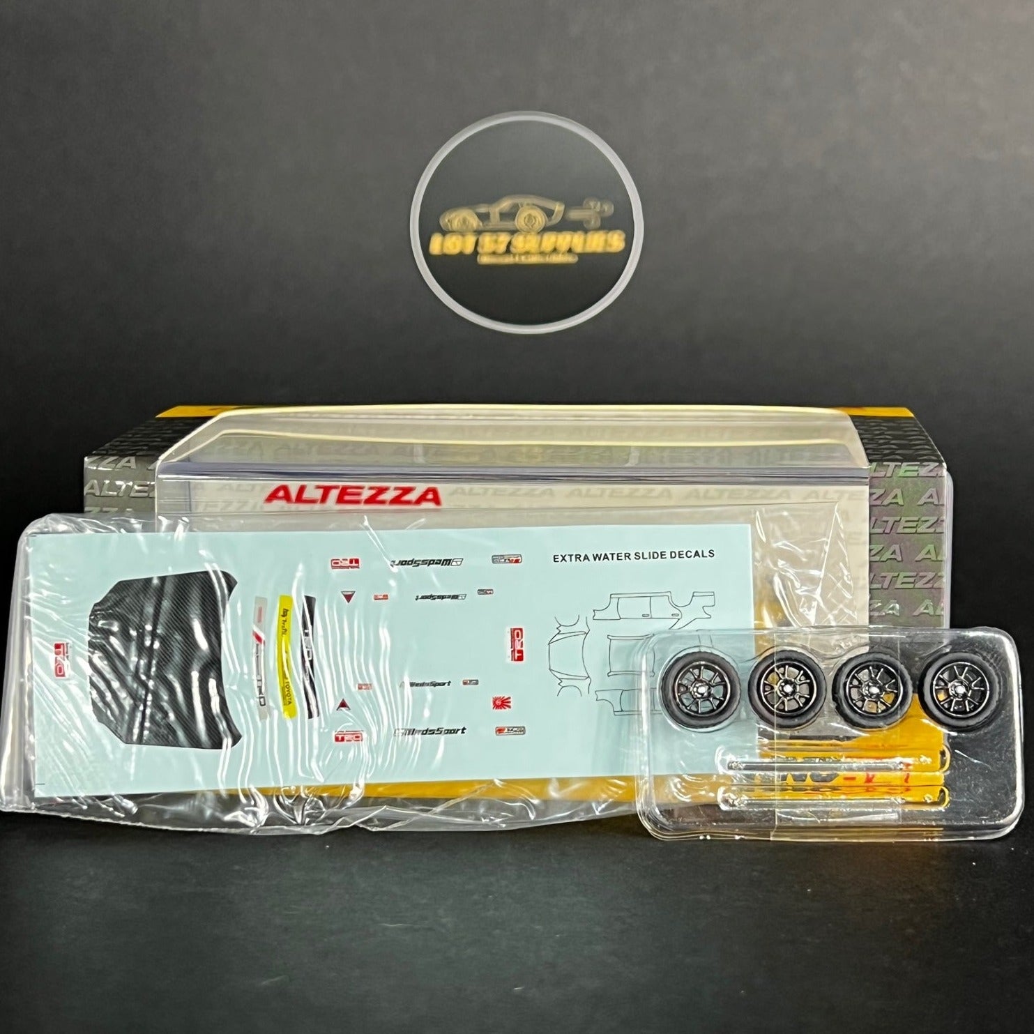 Inno64 Toyota Altezza RS2000 Yellow With Extra Wheels & Decals 1:64