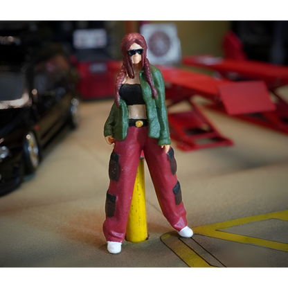 LOT57 Figures "CHOLA GIRL POSING" 1:64 Diorama Figure