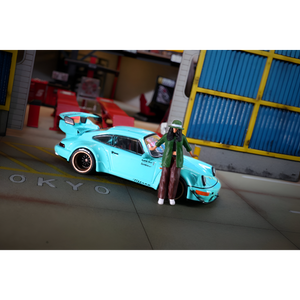 LOT57 Figures "CHOLA GIRL LEANING" 1:64 Diorama Figure