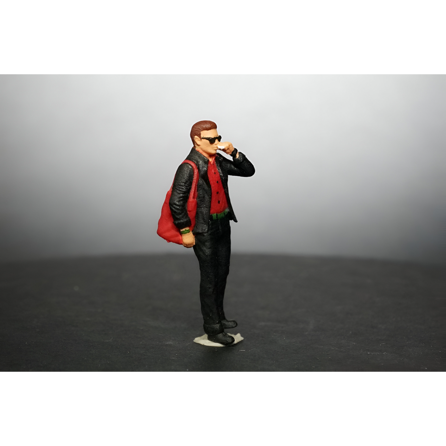 LOT57 Figures "GUY WITH GUCCI SUIT AND RED BAG" 1:64 Diorama Figure
