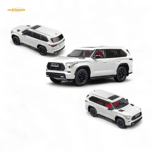 CM MODEL Toyota sequoia pearl white 1:64
