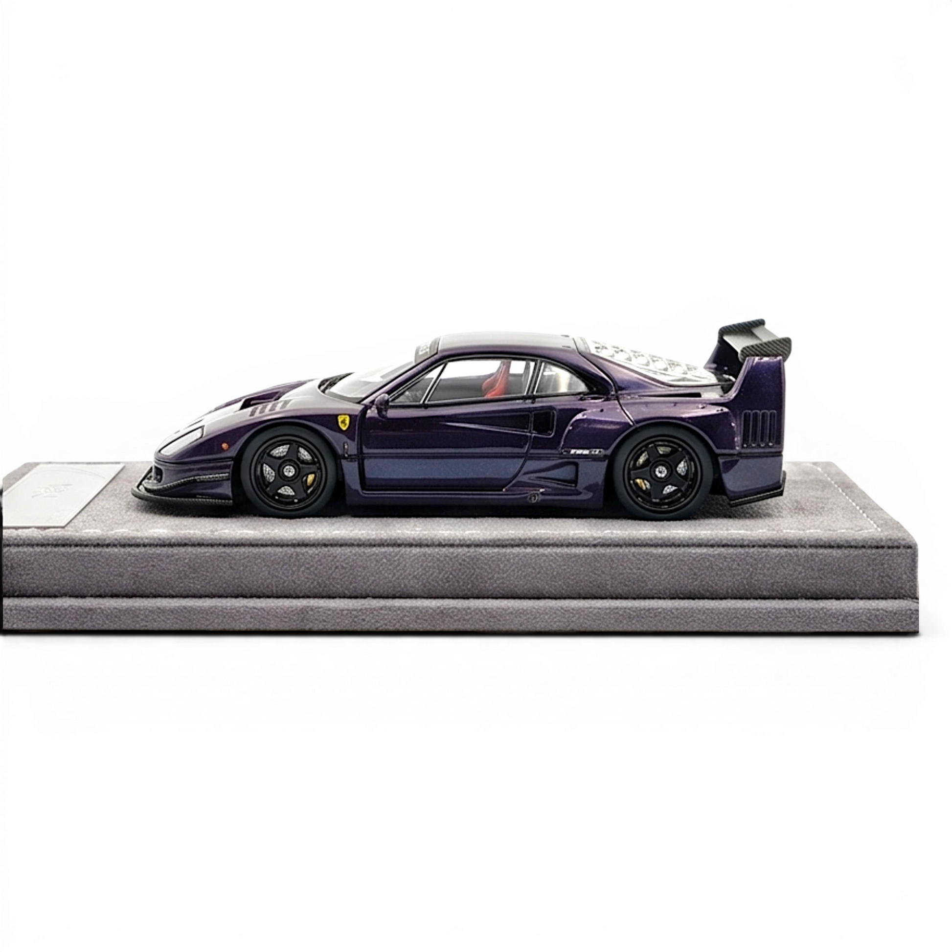 (Pre-Order) AOC F40 - Chameleon Paint 1:64 — angle 2