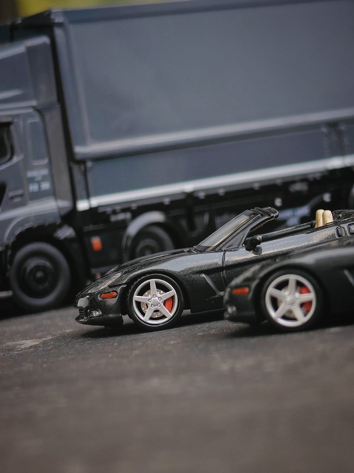 (Pre-Order) bliss Foshan APAxpo Special Exhibition Edition CORVETTE C6 - Gray Roadster (Ltd 498) 1:64