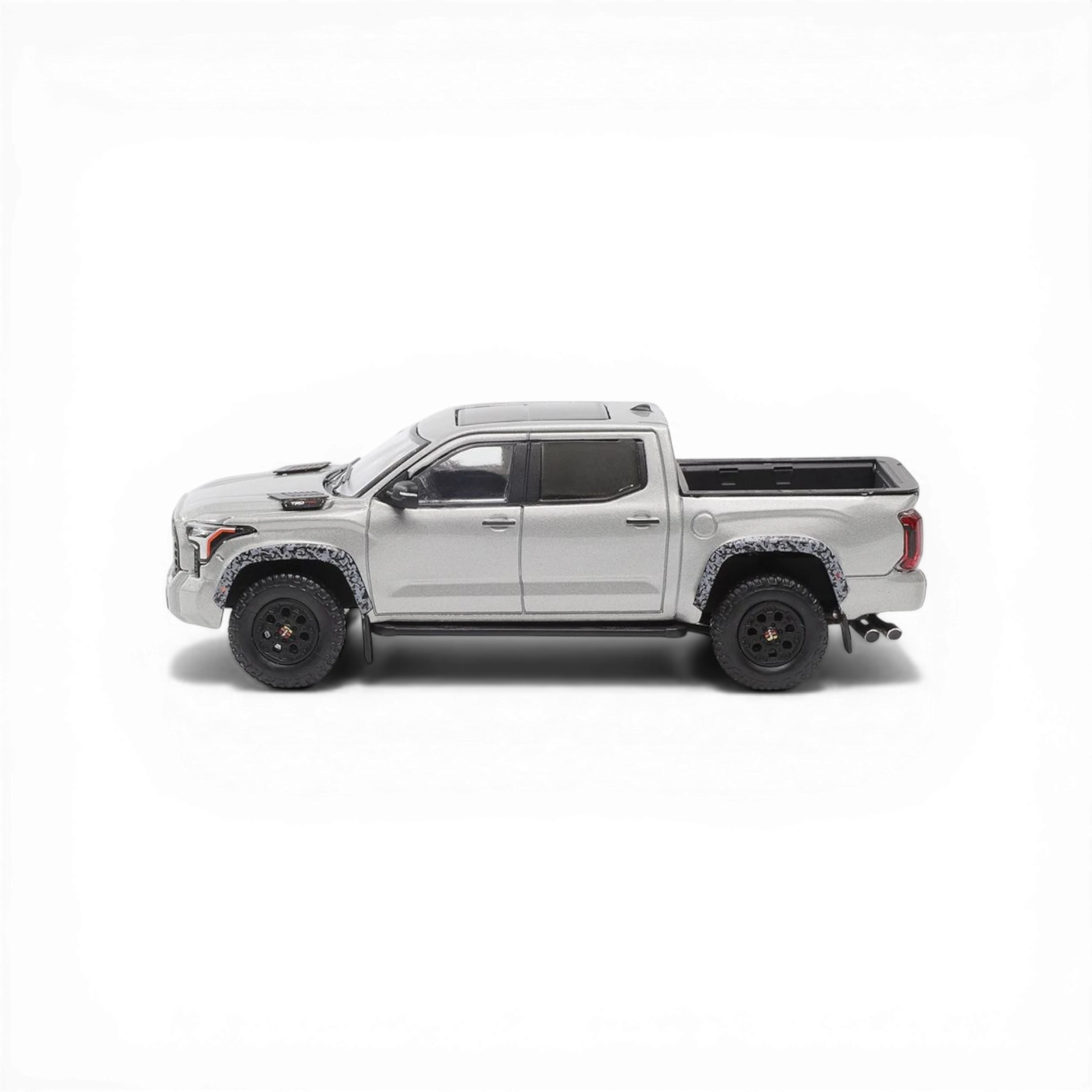 GCD Toyota Tundra - Silver (LHD) w/ Accessories 1:64