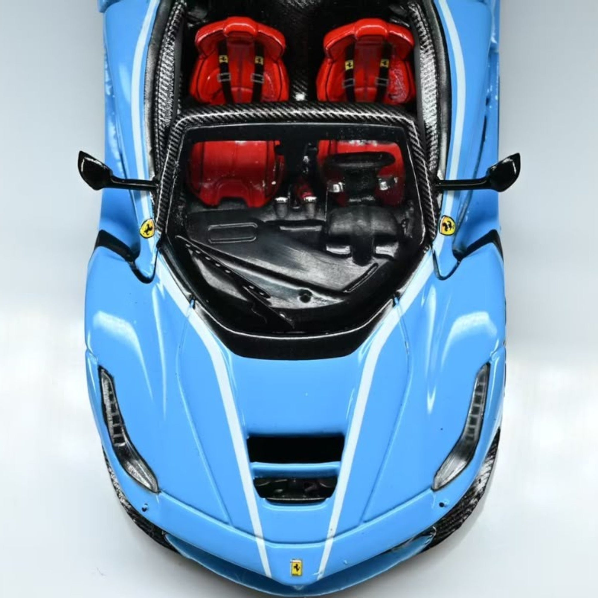 Ferrari LaFerrari Aperta 1:64 — Street Buster | LOT57