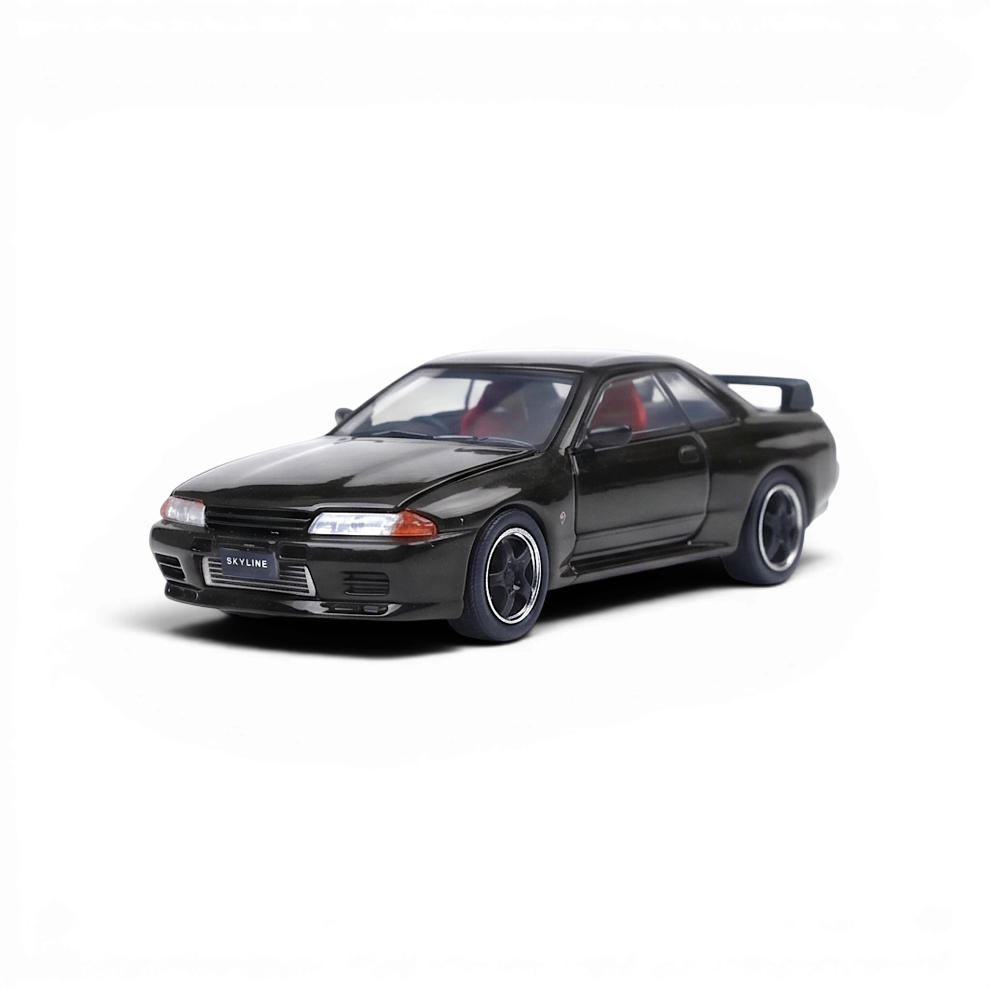 Cool ART Nissan Skyline GT-R R32 1:64 diecast model from Lot57Supplies Diecast Shop with openable hood and black rims.