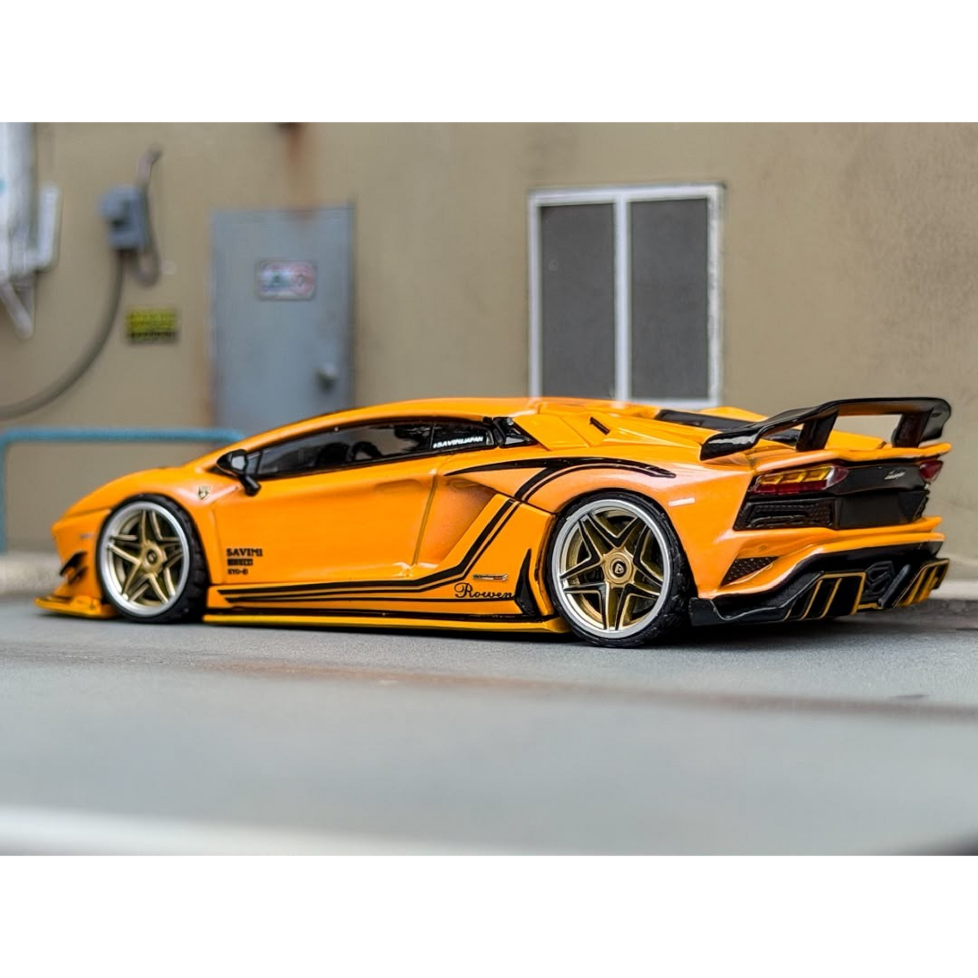 Lot57Supplies Diecast Shop 1:64 scale Rotating Wheel Rowen Aventador S model car in iridescent yellow with gold wheels